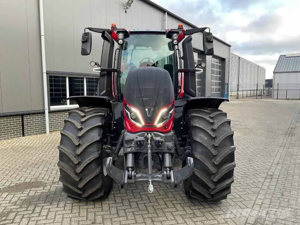 Valtra Q225 ACTIE! Traktorer
