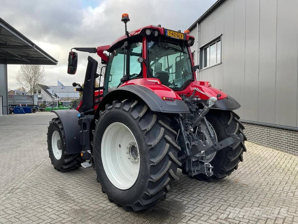 Valtra Q225 ACTIE! Traktorer