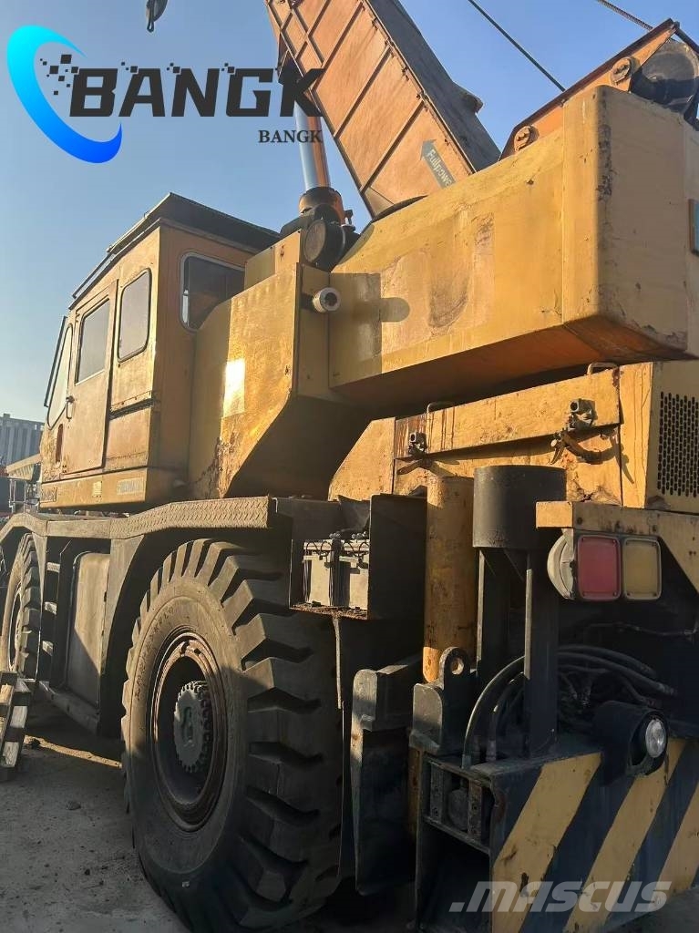Kato KR 25 H Macara teren accidentat