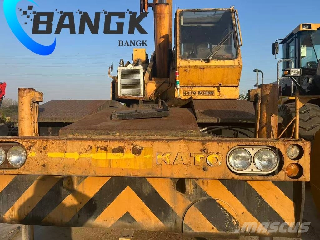 Kato KR 25 H Macara teren accidentat