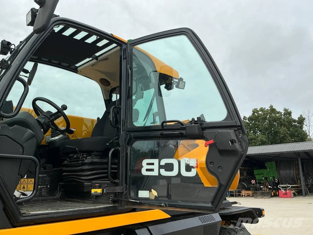 JCB 555-210 R مناولات متداخلة