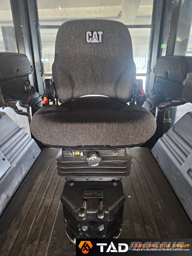 CAT CB 10 其他压路机