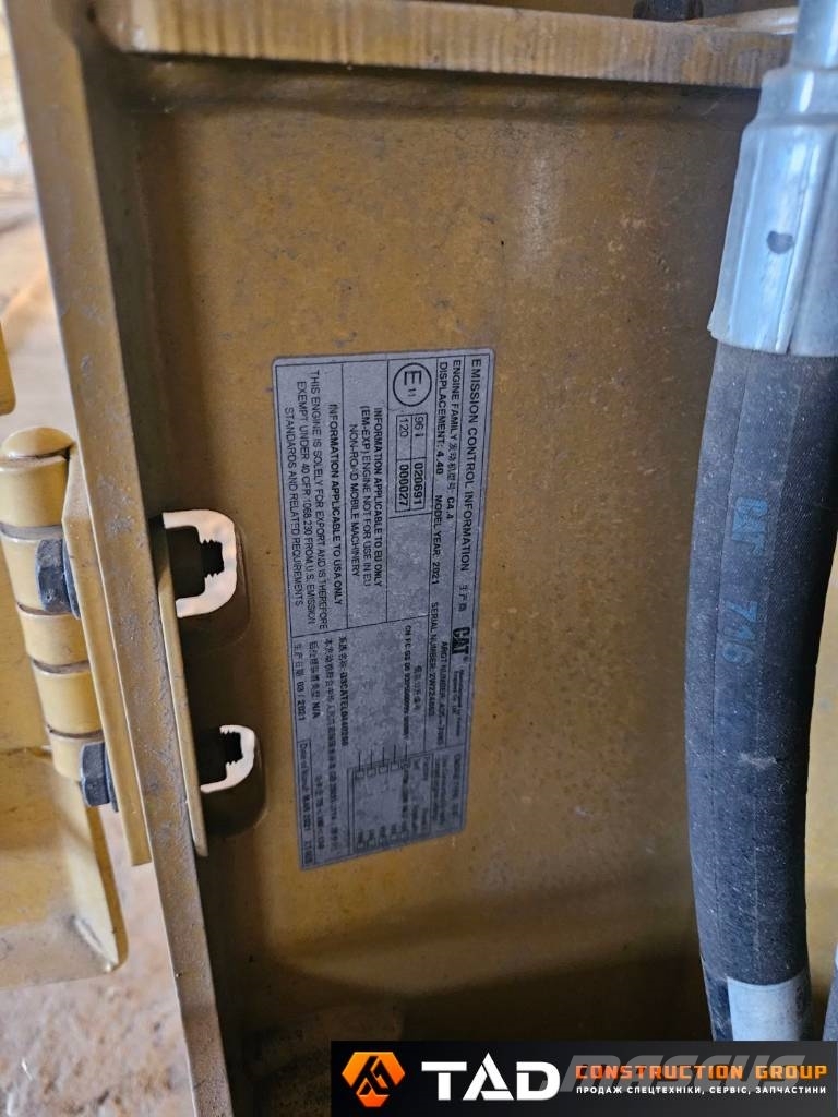 CAT CB 10 其他压路机