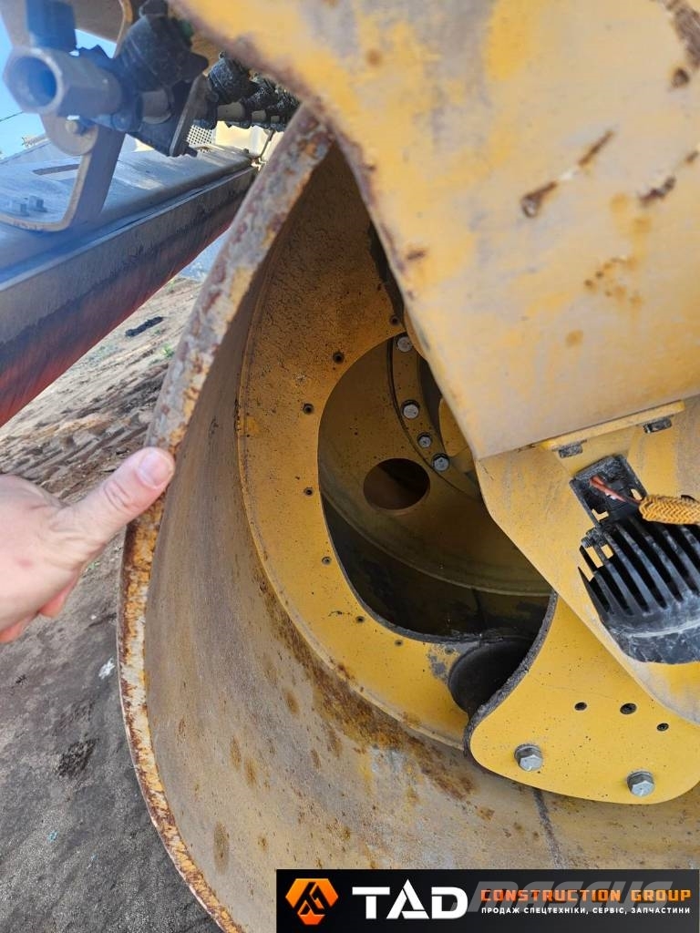 CAT CB 10 其他压路机
