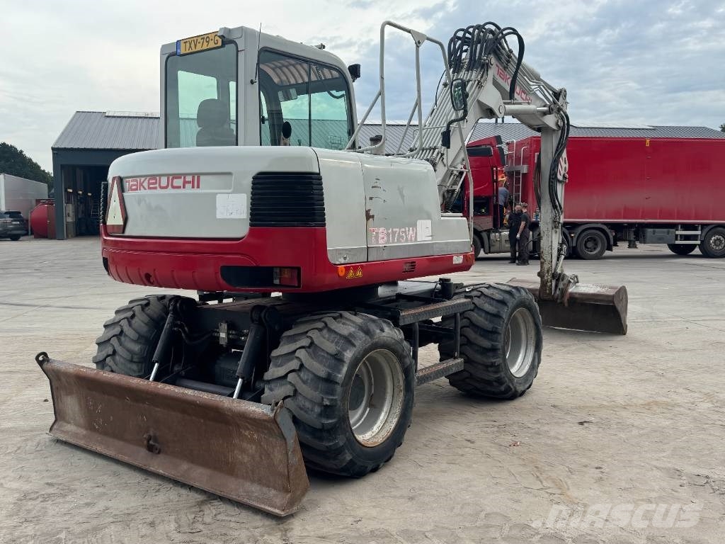 Takeuchi Tb175W Bagri na kolesih