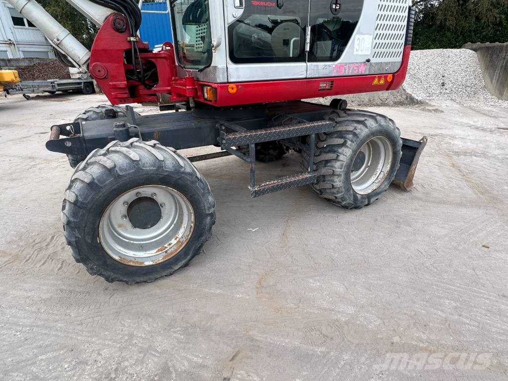 Takeuchi Tb175W Bagri na kolesih