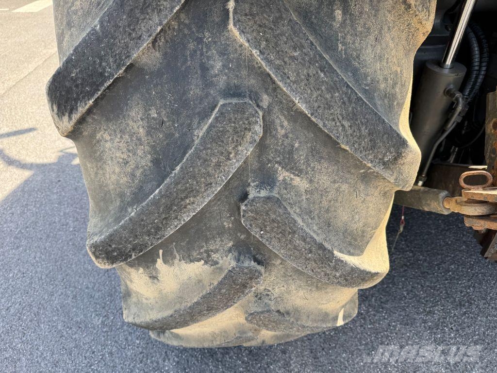 Fendt 824 VARIO PROFI + Traktori