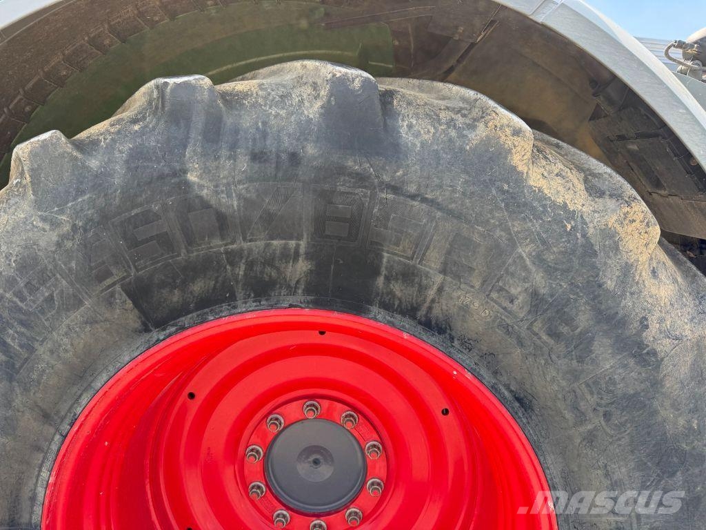 Fendt 824 VARIO PROFI + Трактори