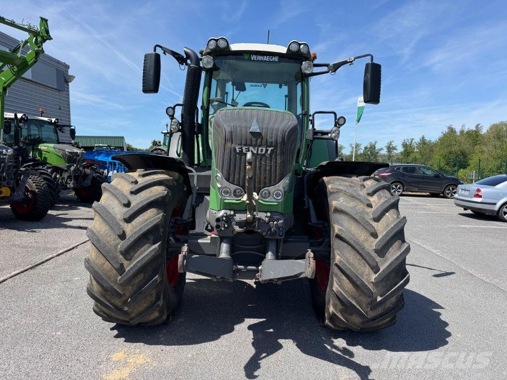 Fendt 824 VARIO PROFI + Tractors