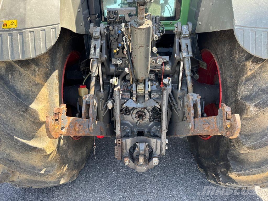 Fendt 824 VARIO PROFI + Traktorer