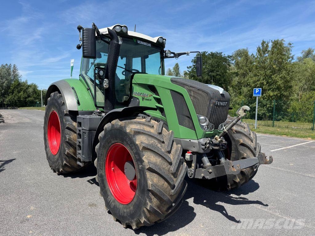 Fendt 824 VARIO PROFI + Traktoren