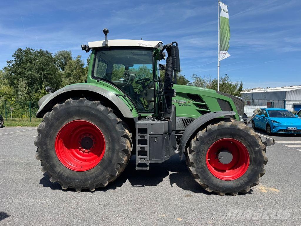 Fendt 824 VARIO PROFI + Tractors