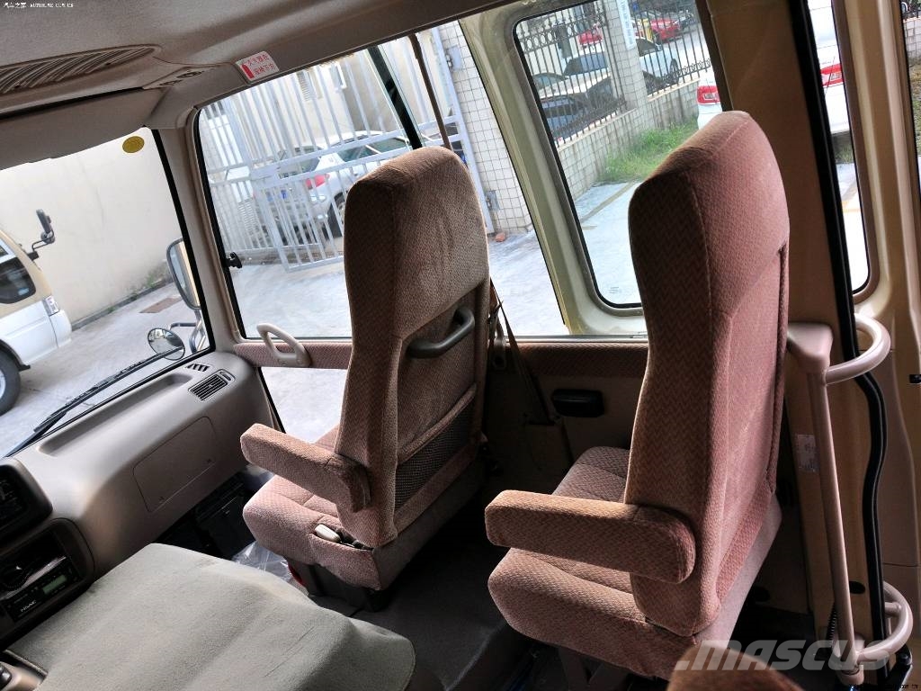 Toyota Coaster Bus 迷你巴士