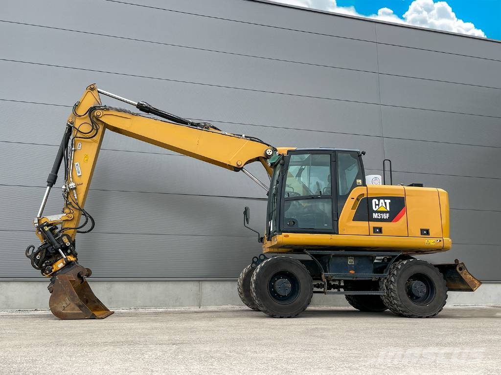 CAT M316F Ekskavatori uz riteņiem