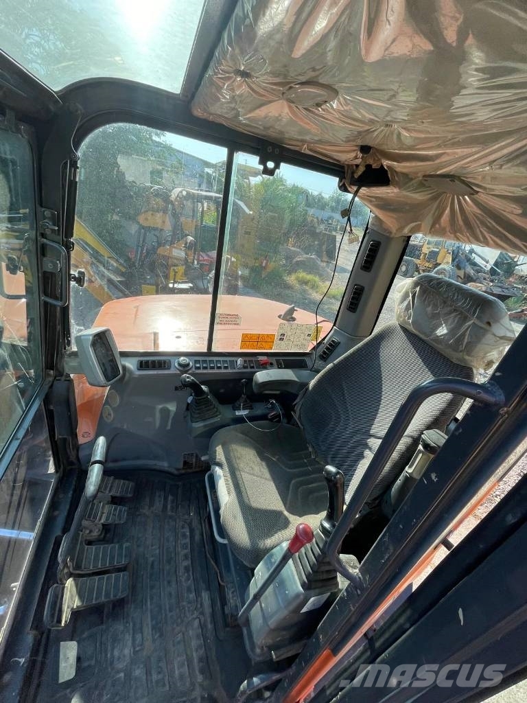 Doosan DX 80 R 中型挖掘机