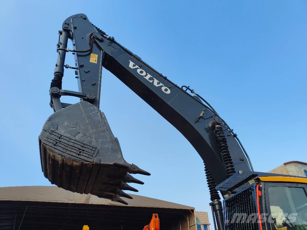 Volvo EC 380 D L Гусеничні екскаватори