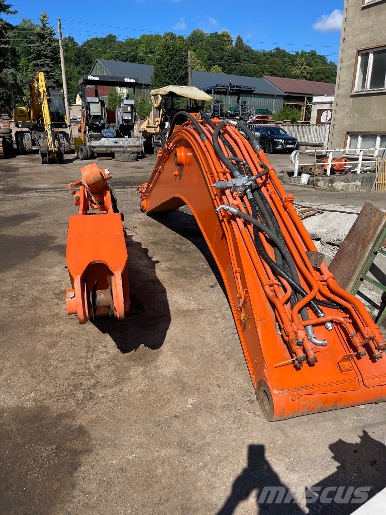 Hitachi ZX 200 Kāpurķēžu ekskavatori