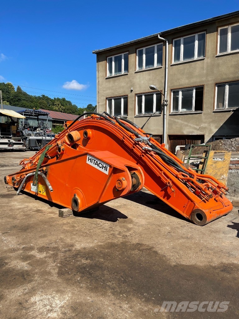 Hitachi ZX 200 Kāpurķēžu ekskavatori