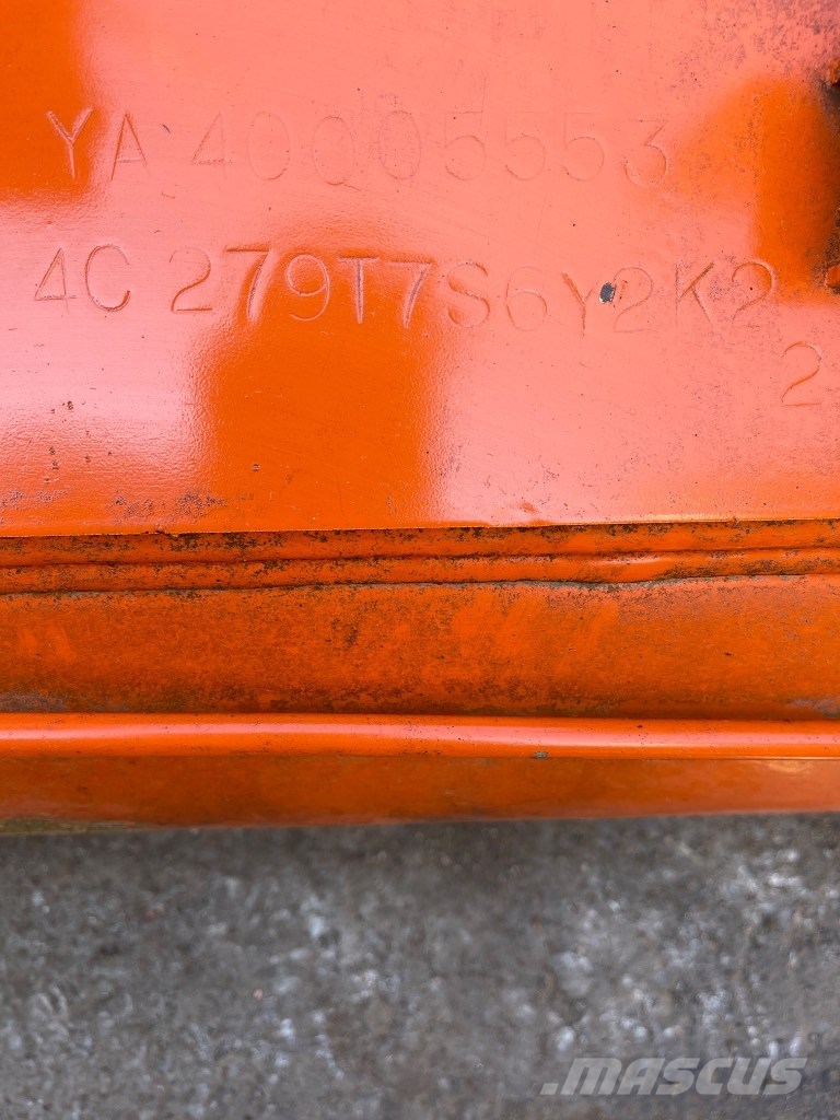 Hitachi ZX 200 Kāpurķēžu ekskavatori
