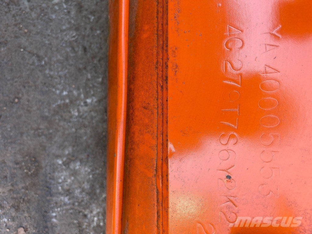 Hitachi ZX 200 Kāpurķēžu ekskavatori