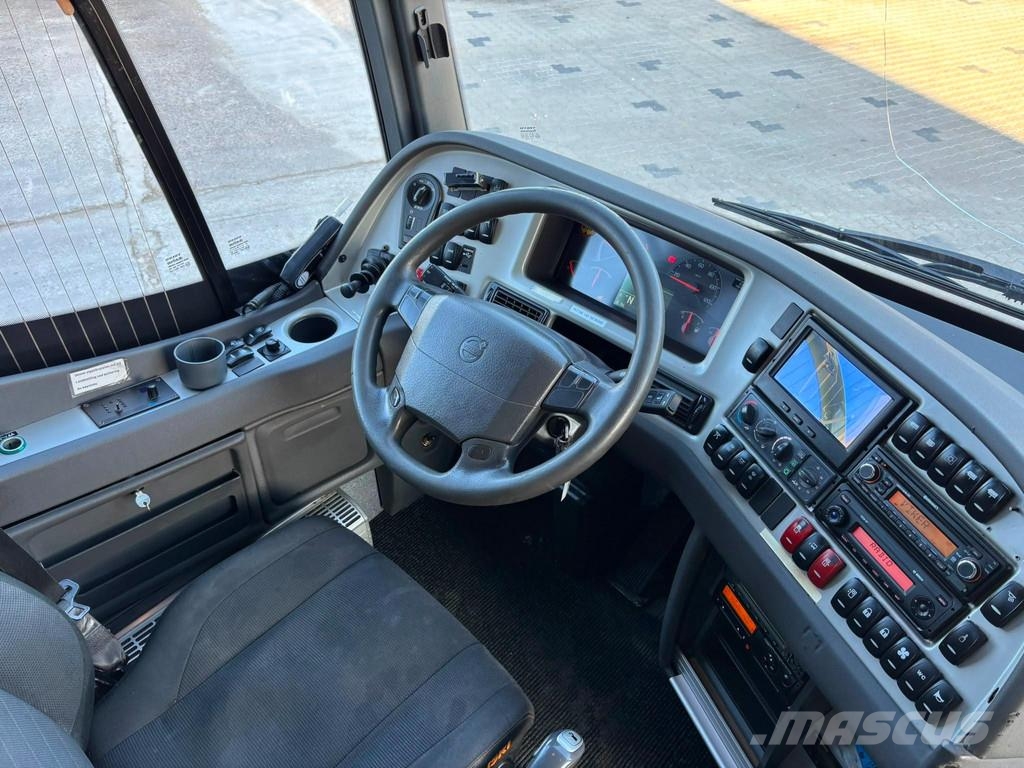 Volvo B11R 9700H 6x2*4 53+1 SEATS / AC / AUXILIARY HEATI Turistbussar