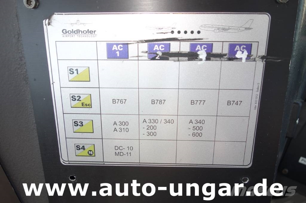 GOLDHOFER AST-1 A500 Baujahr 1999 Push-Back towbarless Pushb Airport equipment