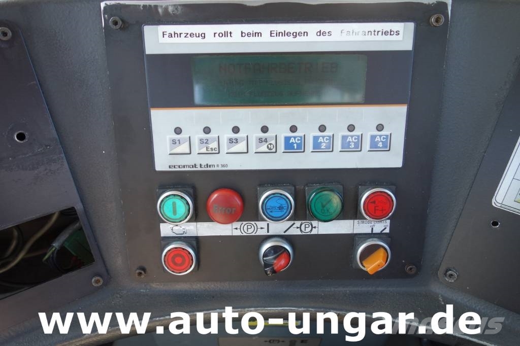 GOLDHOFER AST-1 A500 Baujahr 1999 Push-Back towbarless Pushb Airport equipment