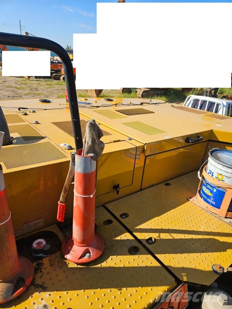 CAT 330 Lánctalpas kotrók