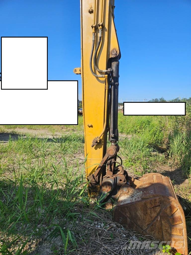 CAT 330 Lánctalpas kotrók