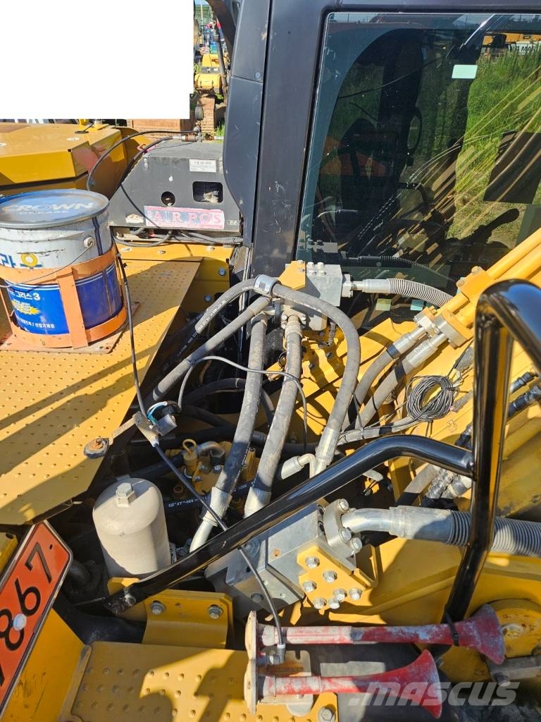CAT 330 Lánctalpas kotrók