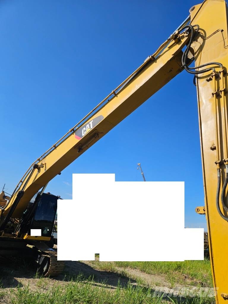 CAT 330 Lánctalpas kotrók