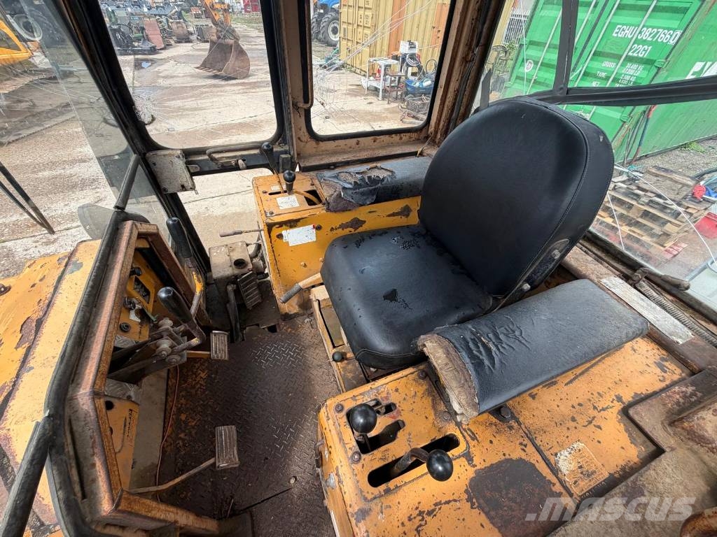 Komatsu D 31 A-17 Kāpurķēžu buldozeri