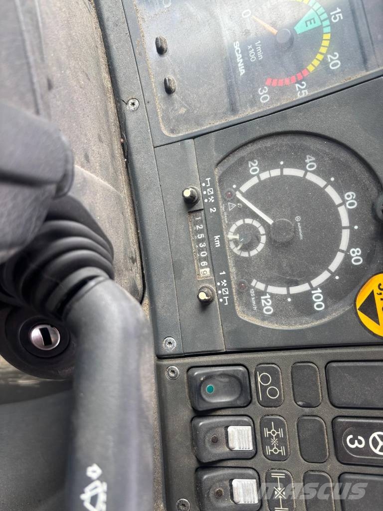 Scania 114 G Kraanaga veokid