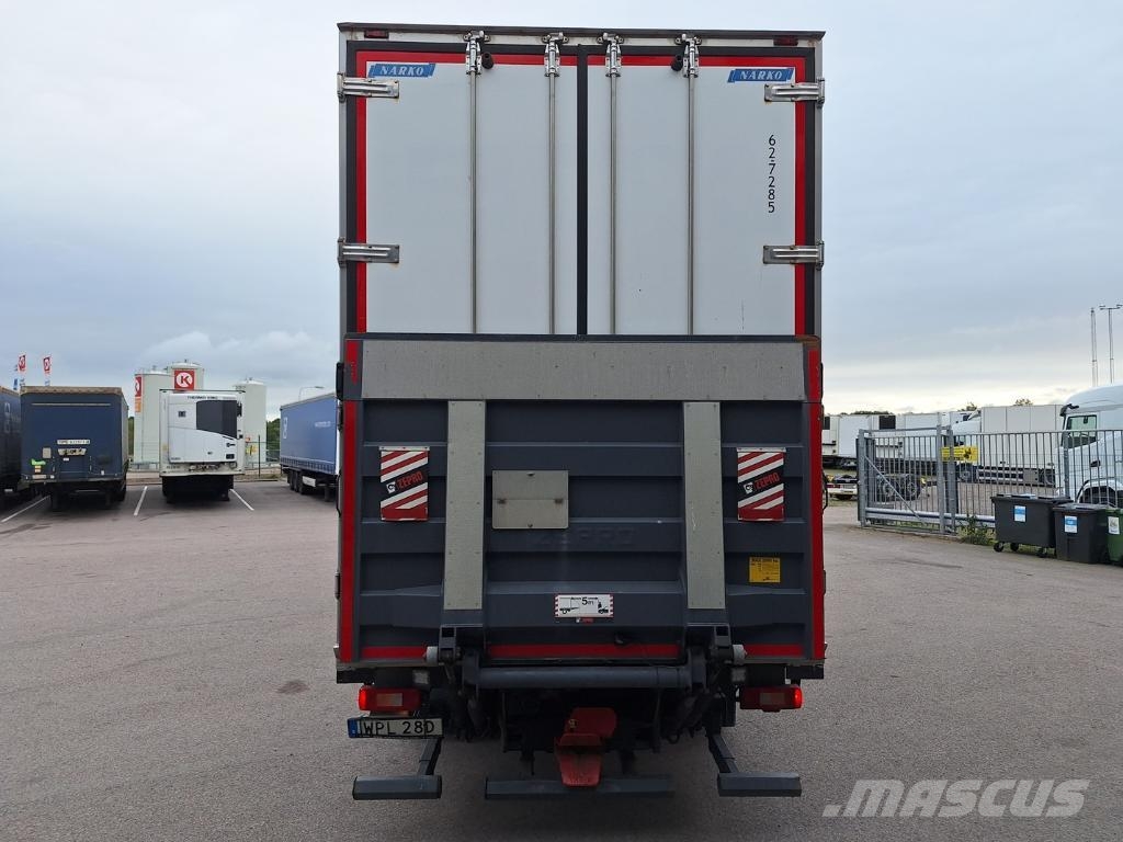 Volvo Vehicle Rigid 6x2-2 box full side opening 貨箱式卡車