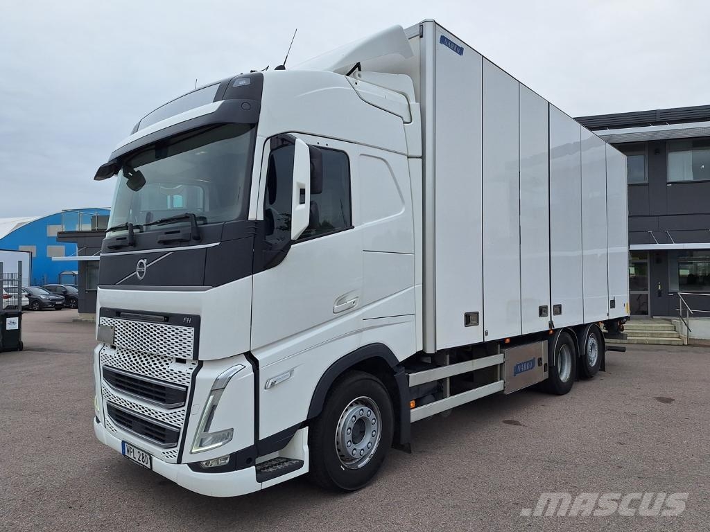 Volvo Vehicle Rigid 6x2-2 box full side opening 貨箱式卡車