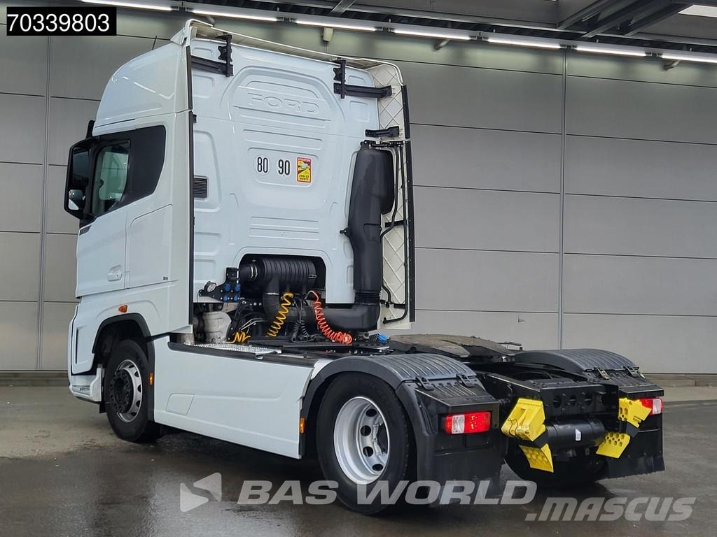Ford F-Max 500 4X2 Retarder 2xTanks ACC Navi Standklima Tahače