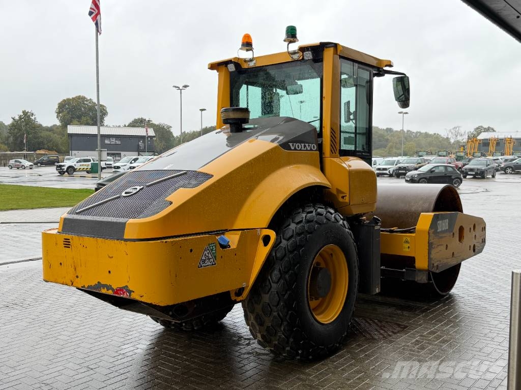 Volvo SD 160 B مداحل ذات إطارات هوائية