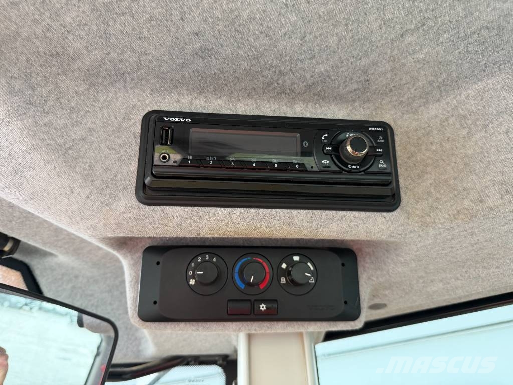 Volvo SD 160 B مداحل ذات إطارات هوائية