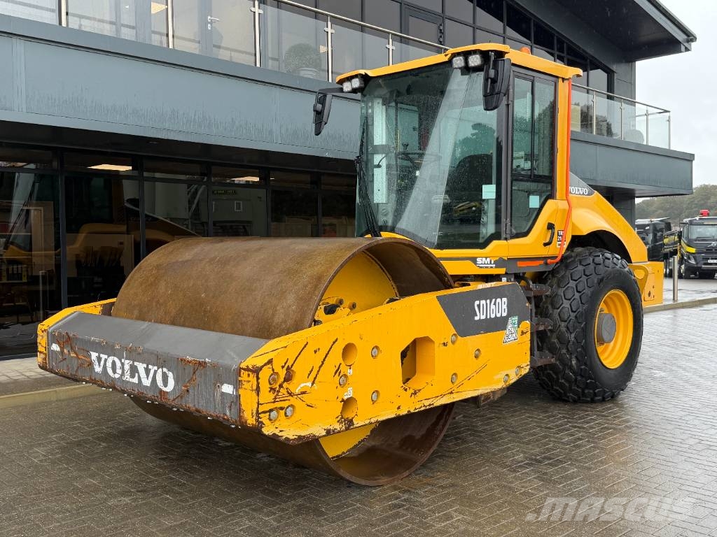 Volvo SD 160 B مداحل ذات إطارات هوائية