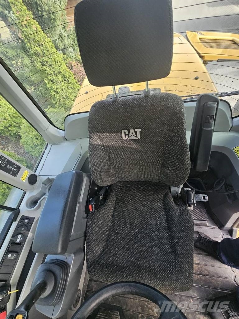 CAT 924K Pyöräkuormaajat