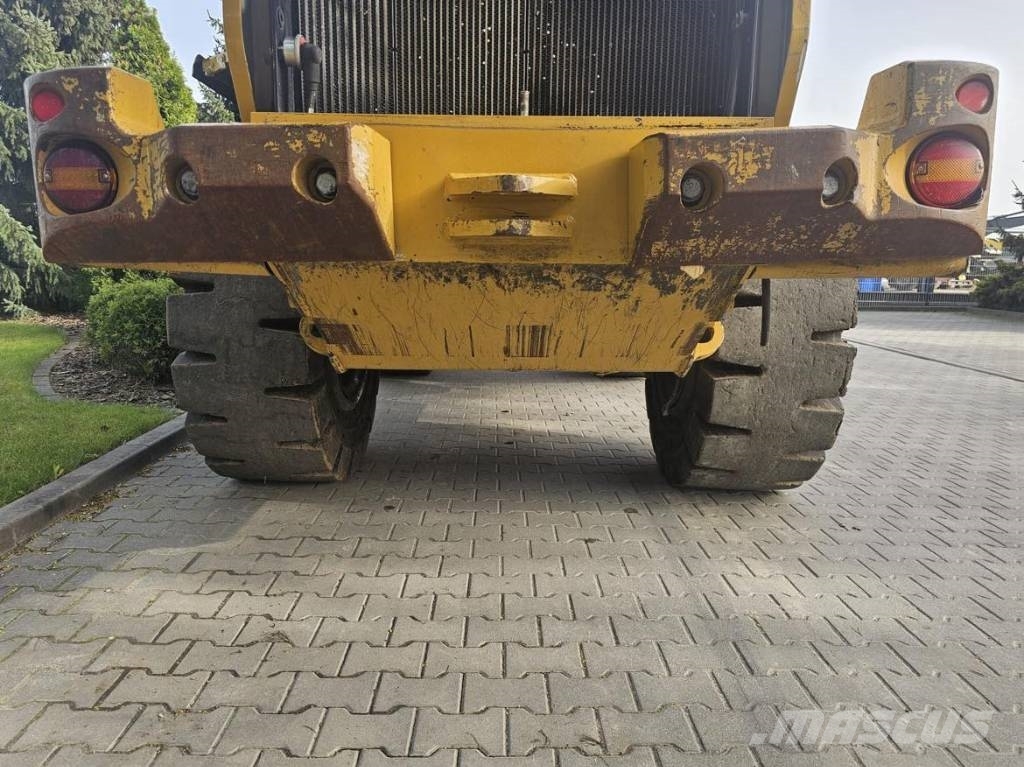 CAT 924K Pyöräkuormaajat