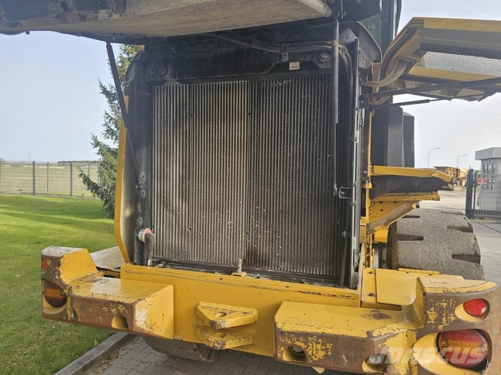 CAT 924K Pyöräkuormaajat