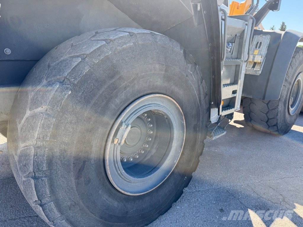 Liebherr L 566 Pyöräkuormaajat