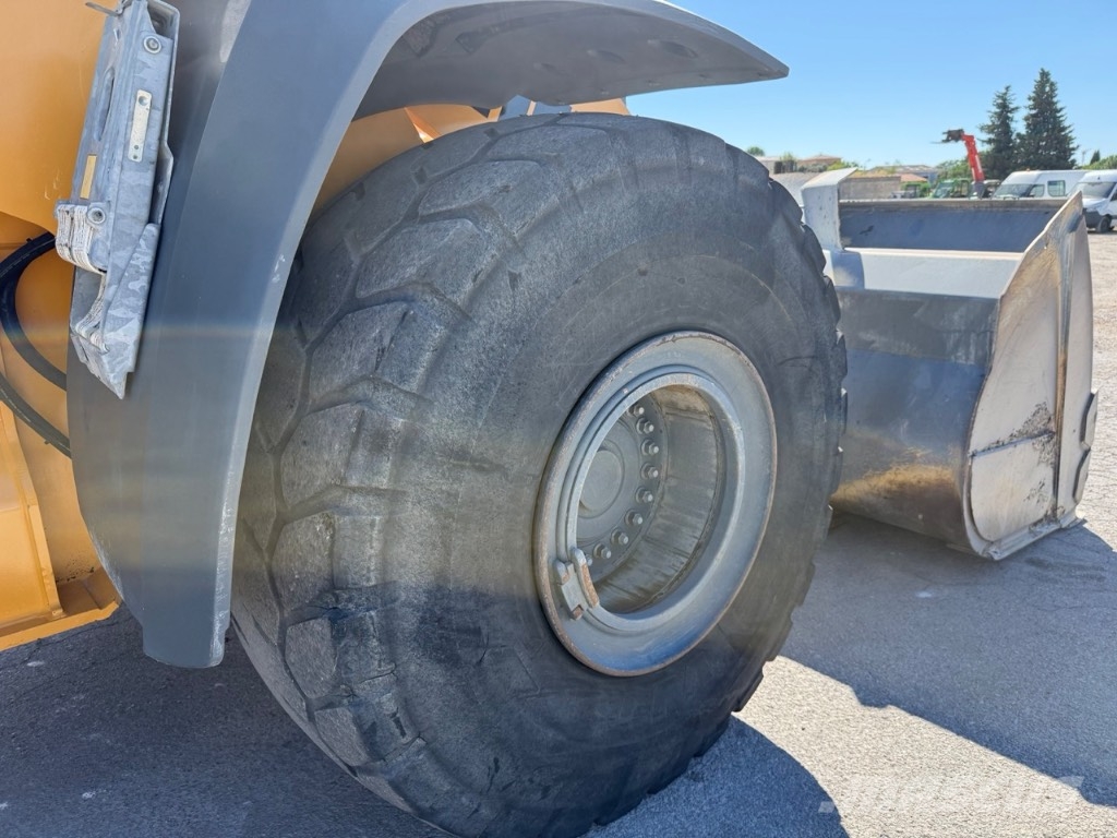 Liebherr L 566 Pyöräkuormaajat