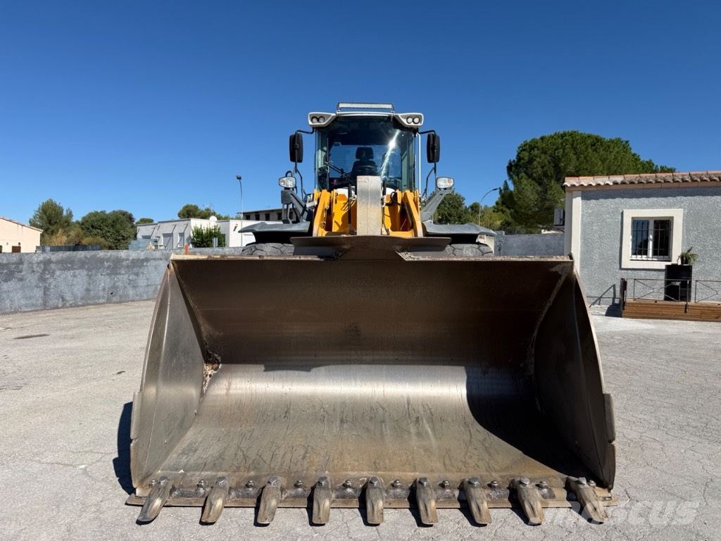 Liebherr L 566 Pyöräkuormaajat