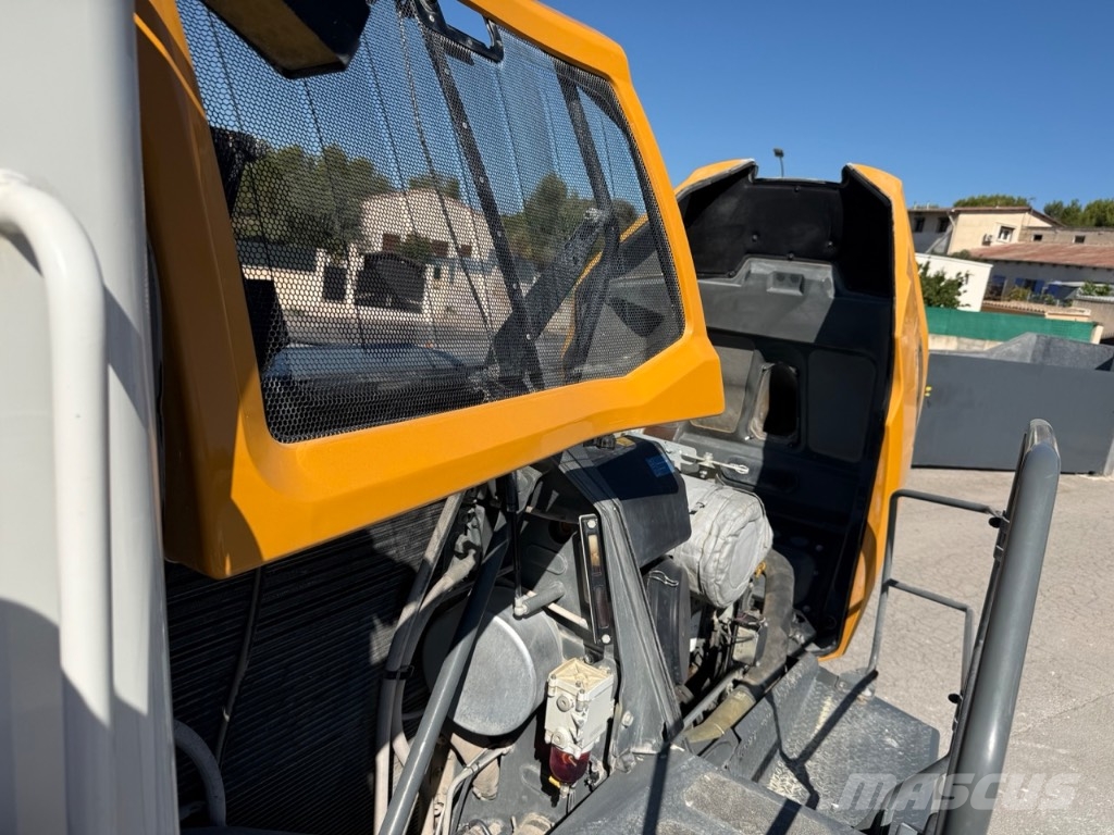 Liebherr L 566 Pyöräkuormaajat