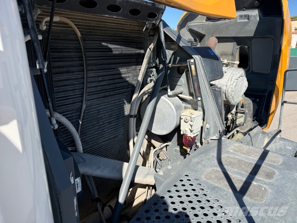 Liebherr L 566 Pyöräkuormaajat