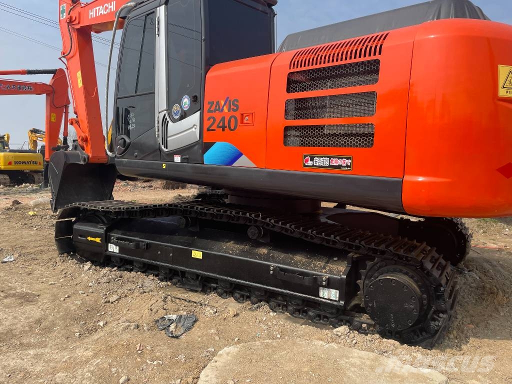 Hitachi Zaxis 240 LC-3 حفارات زحافة