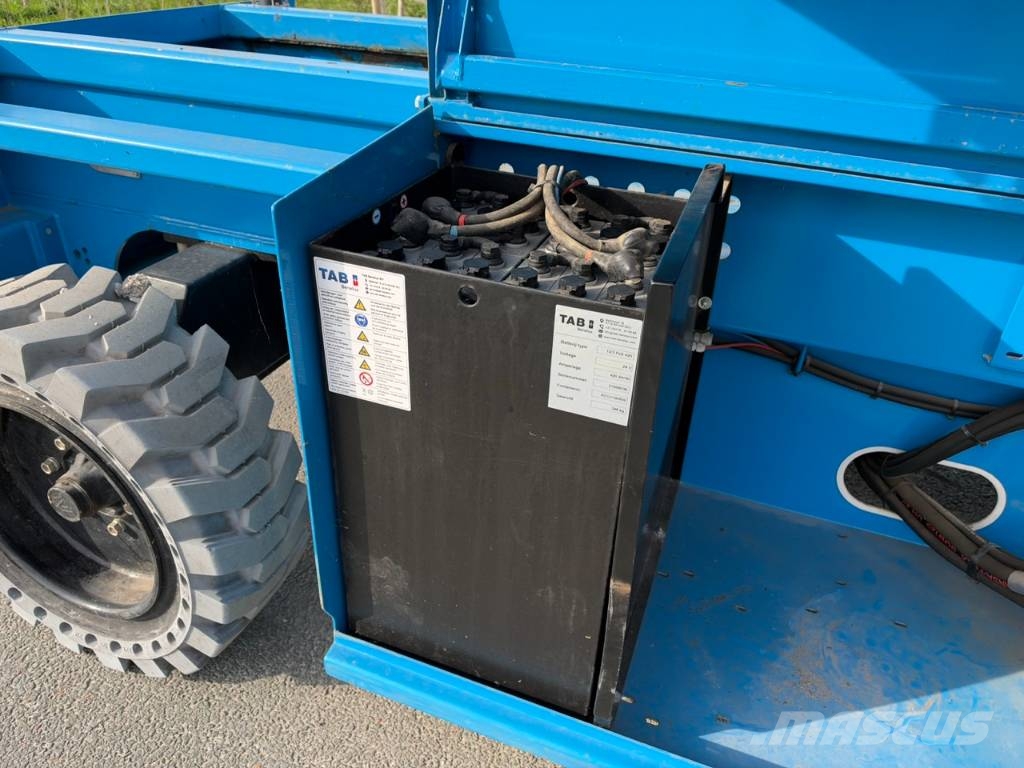 Holland Lift HL-160E20 Scheren-Arbeitsbühnen