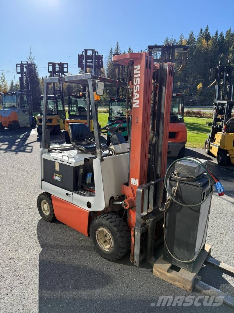 Nissan UM01L15U Elektriske trucker